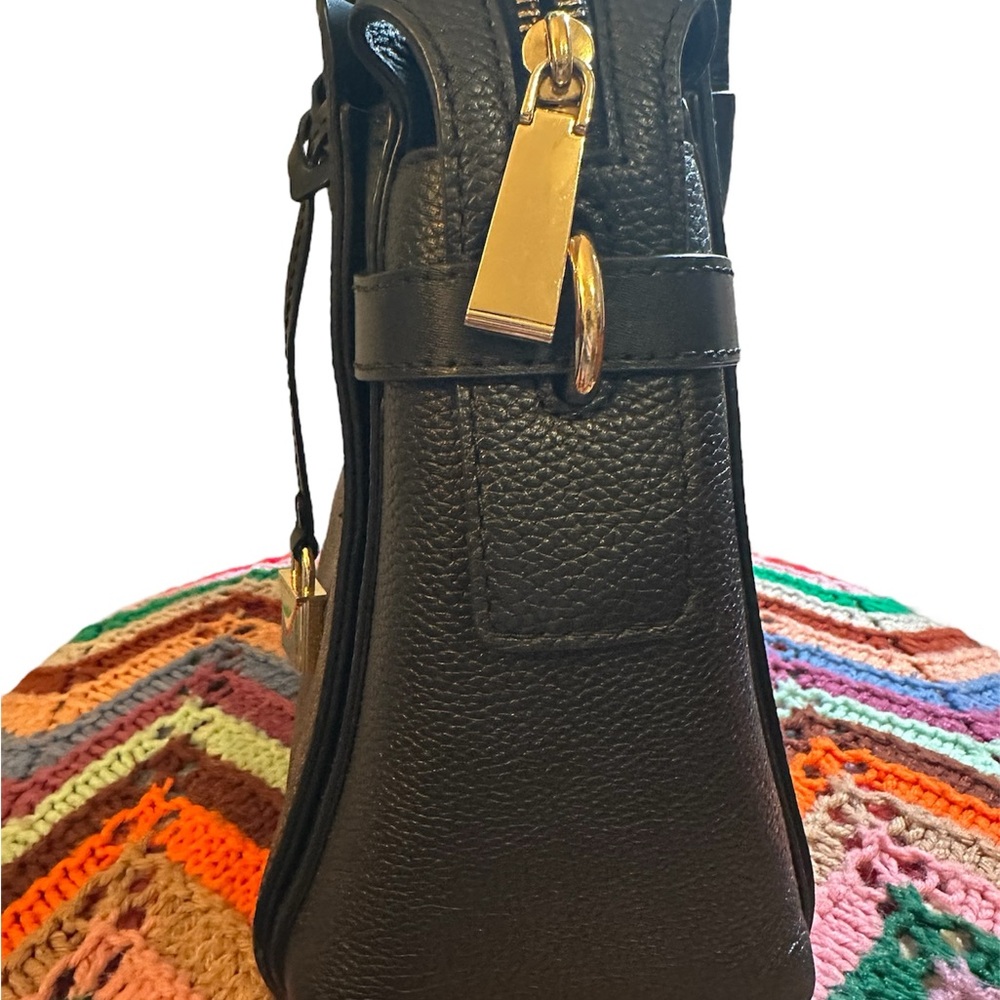 Michael Kors Bag - Mercer Medium Logo Belted Satchel - Picture 4 of 10
